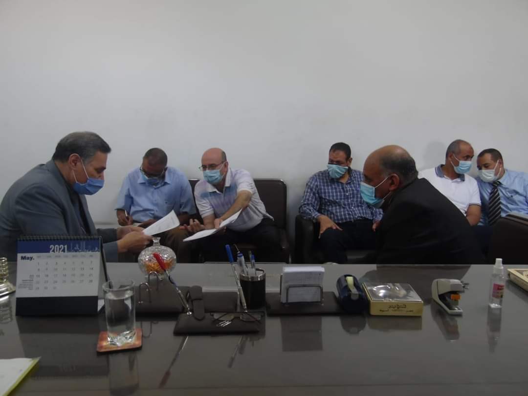 صورة لاعضاء اللجنة