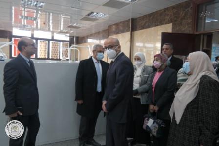 ، و وفد من المختصين بهيئة تمويل العلوم و التكنولوجيا ،