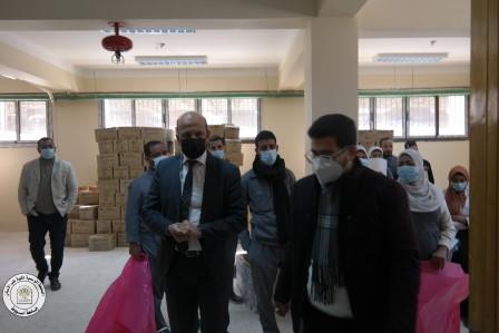 تم اليوم 20/1/2022  جولة أ.د/ محمد عبد المجيد قطامش (عميد الكلية) ، ا.د/ نجلاء طه المليجي (وكيل الكلية لشئون التعليم والطلاب ) لتفقد سير وانتظام لجان الامتحانات بالكلية ، كما قام بجولة بمخازن الكلية والمستشفى .