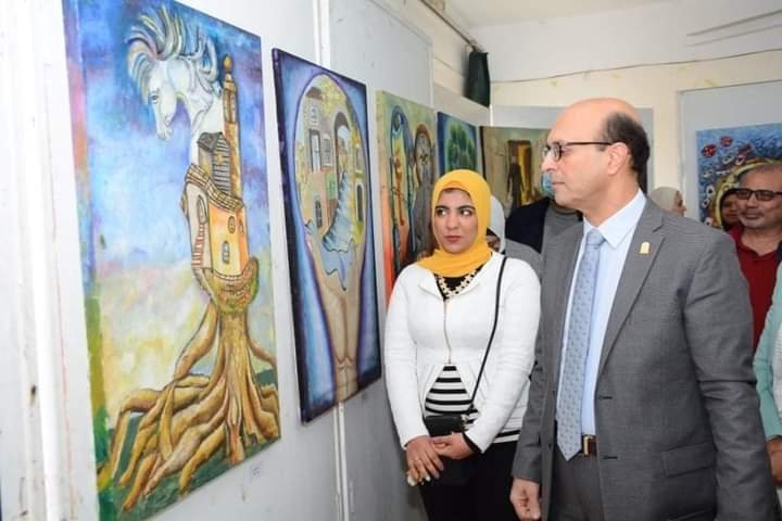 افتتاح معرض بعنوان الحقيقة باعيننا لطلاب الفرقة الثانيه قسم التصوير  بتاريخ ٣ يناير ٢٠٢٢