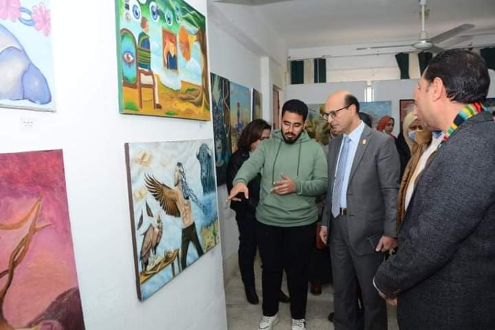 افتتاح معرض بعنوان الحقيقة باعيننا لطلاب الفرقة الثانيه قسم التصوير  بتاريخ ٣ يناير ٢٠٢٢