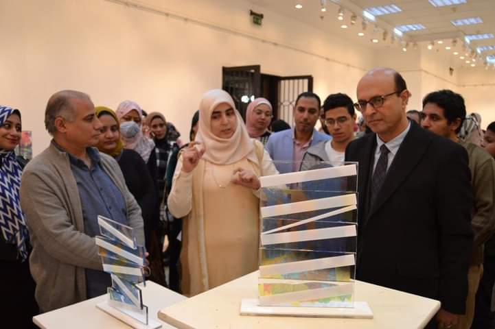 معرض بعنوان "التنمية المستدامة" للدكتورة هبة فوزي ابو السعود المدرس بقسم الجرافيك بتاريخ ٢٧ حتى ٣٠ ديسمبر ٢٠٢١