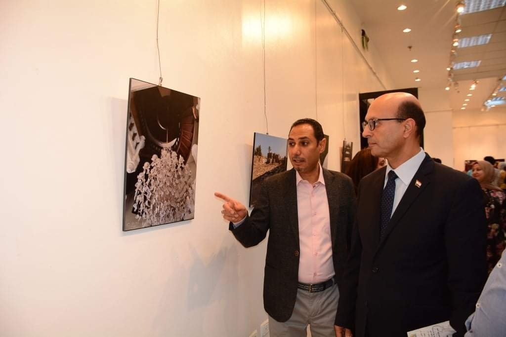 افتتاح الاستاذ الدكتور/ أحمد المنشاوى لمعرض فانتازيا الكاميرا