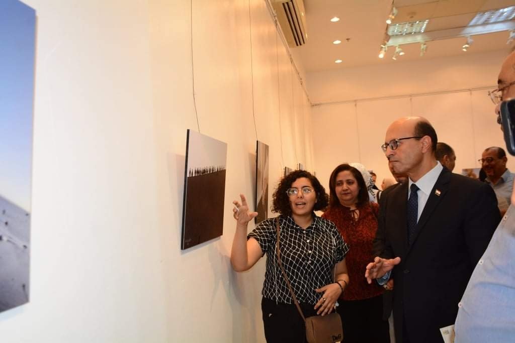 افتتاح الاستاذ الدكتور/ أحمد المنشاوى لمعرض فانتازيا الكاميرا