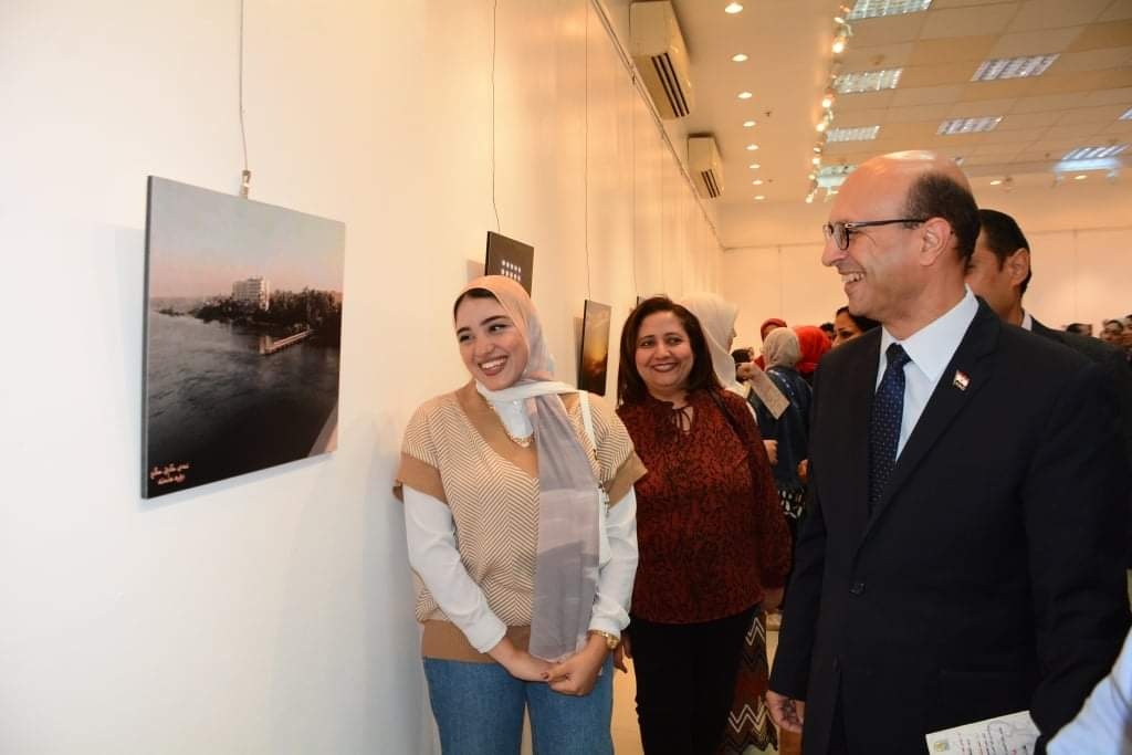 ​  افتتاح الاستاذ الدكتور/ أحمد المنشاوى لمعرض فانتازيا الكاميرا  ​
