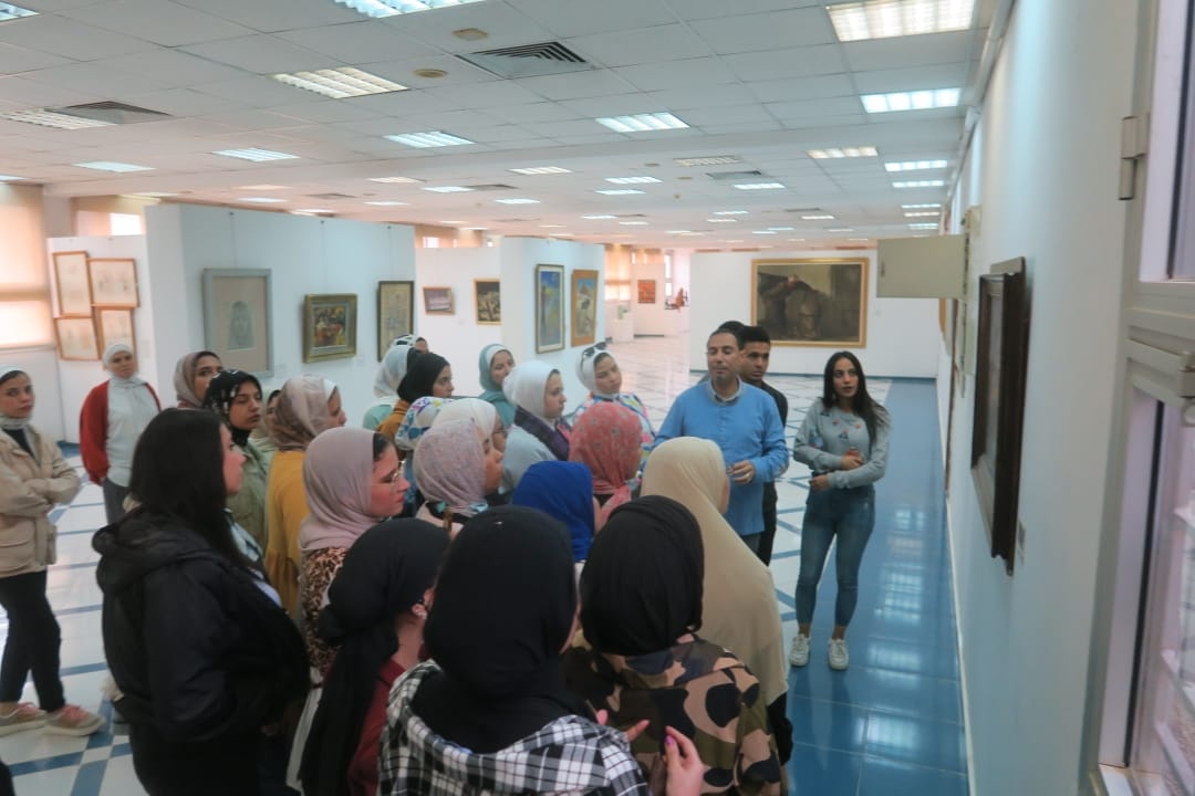 زيارة طلاب كلية الفنون الجميله لمتحف الفن الحديث جامعة المنيا