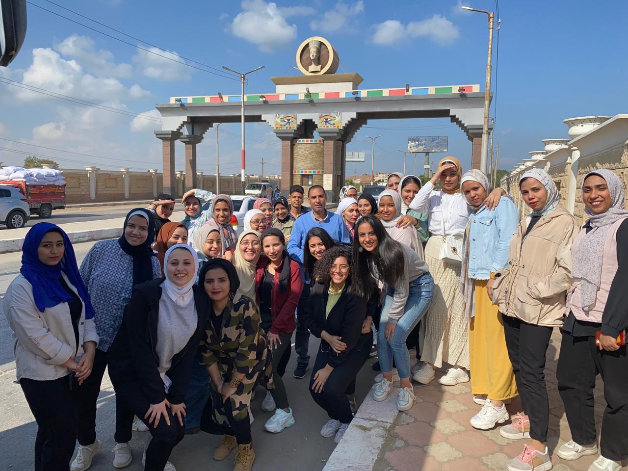 زيارة طلاب كلية الفنون الجميله لمتحف الفن الحديث جامعة المنيا