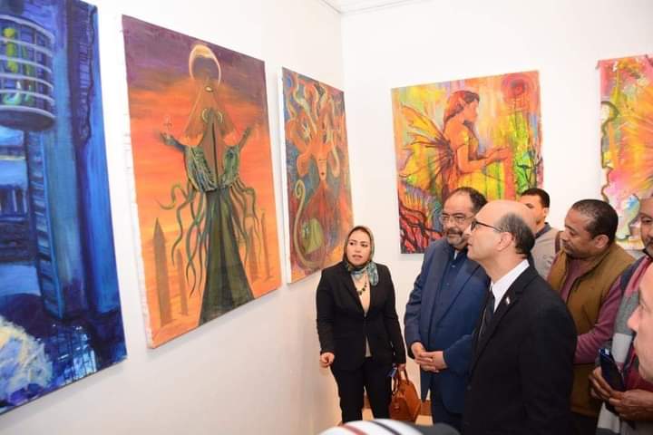 جامعة أسيوط تفتتح معرض الفرقة الثانية والرابعة بقسم التصوير بكلية الفنون الجميلة بعنوان " تشكيل لوني "