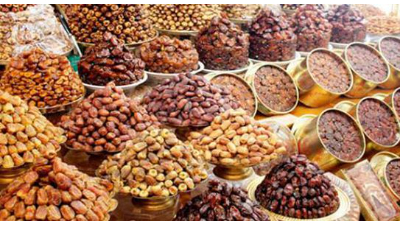 مشاركه فعاله لكلية الفنون الجميلة جامعه اسيوط بالملتقي الاول لتسويق التمور بالوادي الجديد لتحكيم ملكه جمال التمور 2021