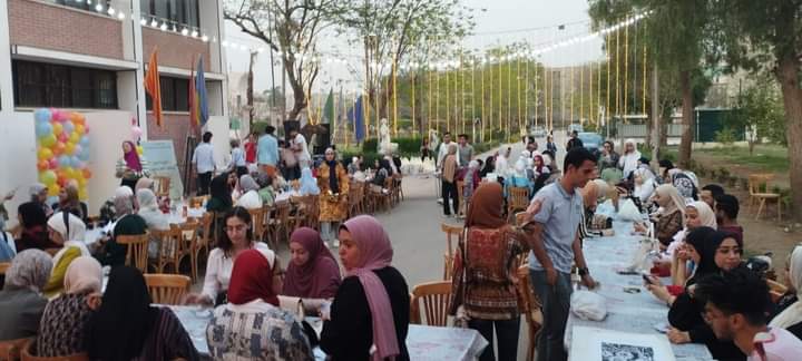 تحت رعاية  الأستاذ الدكتور/ طارق الجمال رئيس الجامعة و الأستاذ الدكتور / شحاتة غريب شلقامي نائب رئيس الجامعة لشئون التعليم والطلاب و الأستاذ الدكتور/ أحمد المنشاوي نائب رئيس الجامعة لشئون الدراسات العليا والبحوث والمشرف على الكلية  وتحت إشراف الأستاذ الدكتور/ محمد عبد الحكيم وكيل الكلية لشئون التعليم والطلاب و الأستاذ الدكتور/ سحر بطرس نجيب وكيل الكلية لشئون خدمة المجتمع وتنمية البيئة والاستاذ الدكتور محمد حلمى الحفناوى وكيل الكلية لشئون الدراسات العليا والبحوث والمشرف على قسم العمارة   الافطار الجماعي لإتحاد طلاب كلية الفنون الجميلة لعدد 200 فرد على نفقتهم الخاصة تنظيم إدارة رعاية الشباب بالكلية  واتحاد الطلاب  رئيس الاتحاد احمد عادل ونائب رئيس الإتحاد مصطفى متولي