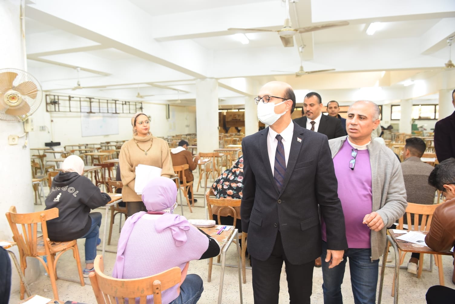  جولة تفقدية لمتابعة إنتظام أعمال إمتحانات الفصل الدراسي الأول للعام الجامعي 2021/2022 بالكلية