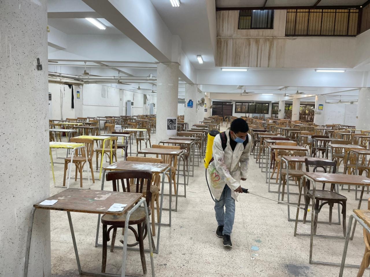 كلية الفنون الجميلة تتابع خطتها الوقائية لتوفير اعلى درجات الصحة والسلامة للطلاب