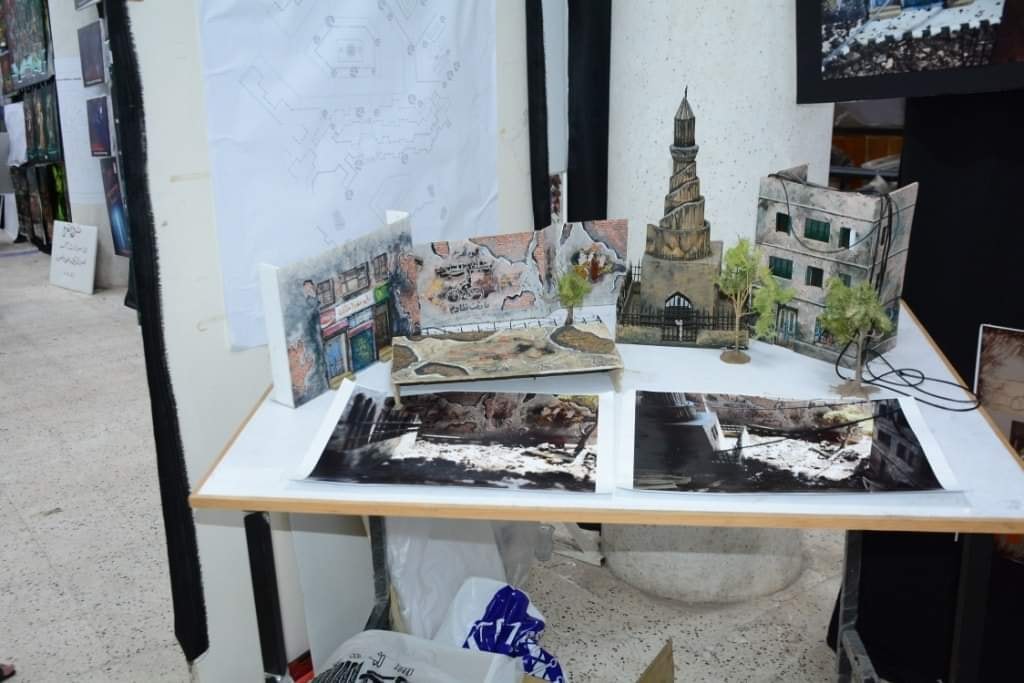 الدكتور أحمد المنشاوي نائب رئيس جامعة أسيوط لشئون الدراسات العليا والبحوث والمشرف على كلية الفنون الجميلة يستقبل أعضاء لجان تحكيم مشروع تخرج الدفعة الثانية لطلاب الفرقة الرابعة بكلية الفنون الجميلة