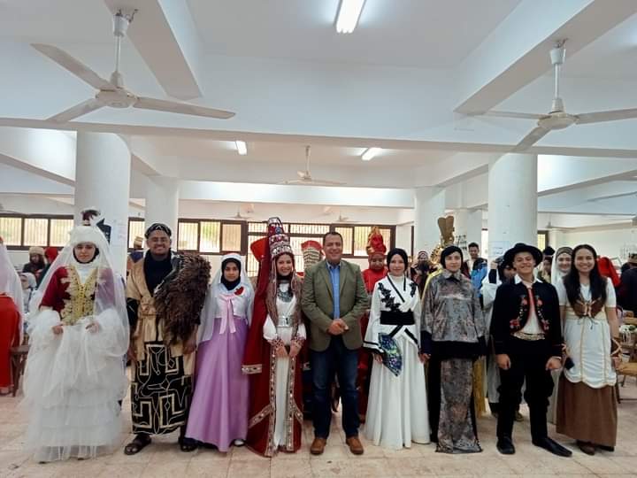 مشاركة كليه الفنون الجميله  في حفل افتتاح الملتقى الثانى لأسبوع الشعوب بجامعة أسيوط فى الفترة من ٢٣ إلى ٢٨ مارس ٢٠٢٢