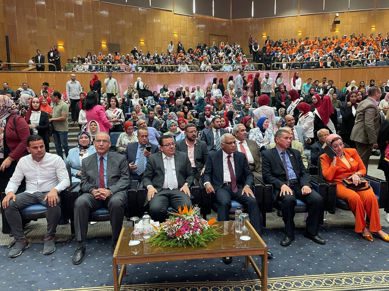 شاركت كلية الفنون الجميلة باسيوط في الاحتفالية الكبري والندوة التي اقامتها الجامعة بعنوان "خمسون عاما علي نصر اكتوبر