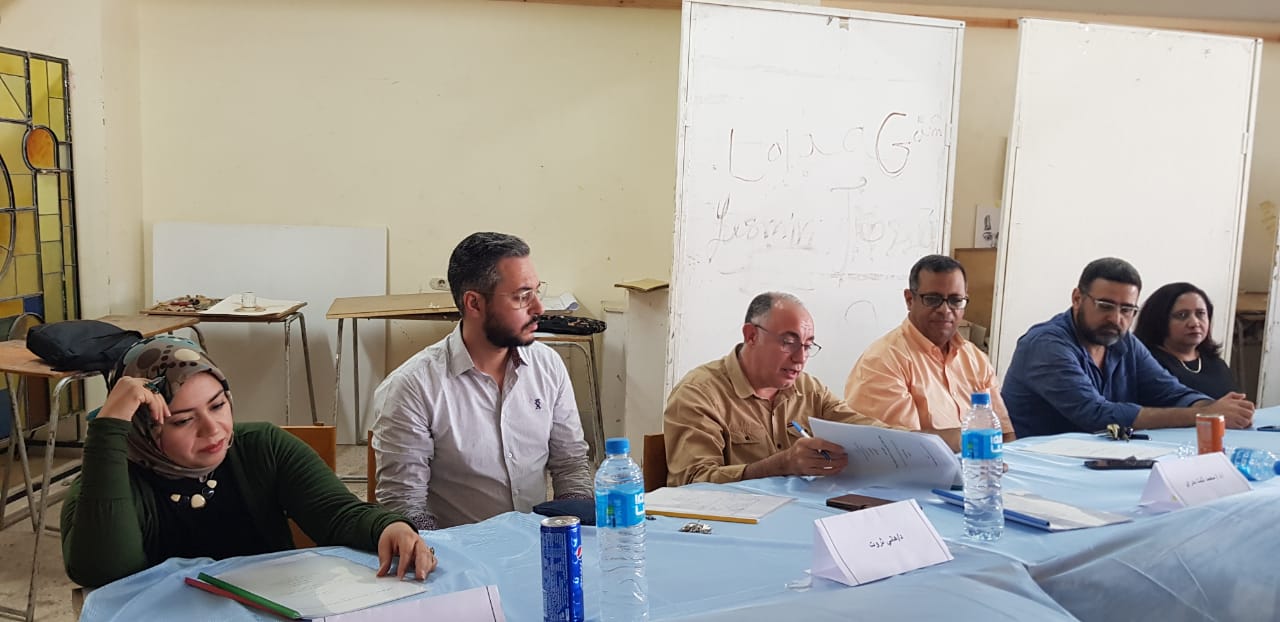 ​  في اطار النشاط البحثي بالكلية وبرعاية الاستاذ الدكتور/ خالد صلاح عميد الكلية وتحت اشراف الاستاذ الدكتور محمد حلمى وكيل الكلية للدراسات العليا والبحوث عقد قسم التصوير اليوم سمينار لمناقشة خطة بحثية للتقدم لنيل درجة الماجستير ‎للدارس/ وليد طارق المعيد بقسم التصوير [إضغط و إسحب للتحريك] ​