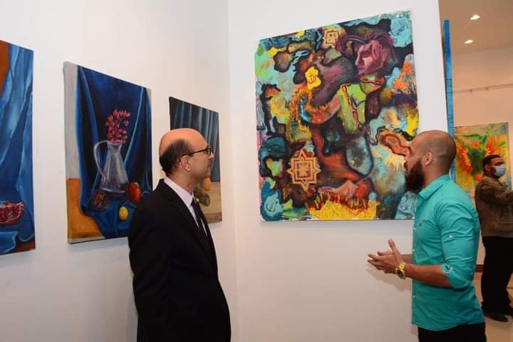 جامعة أسيوط تفتتح معرض الفرقة الثانية والرابعة بقسم التصوير بكلية الفنون الجميلة بعنوان " تشكيل لوني "