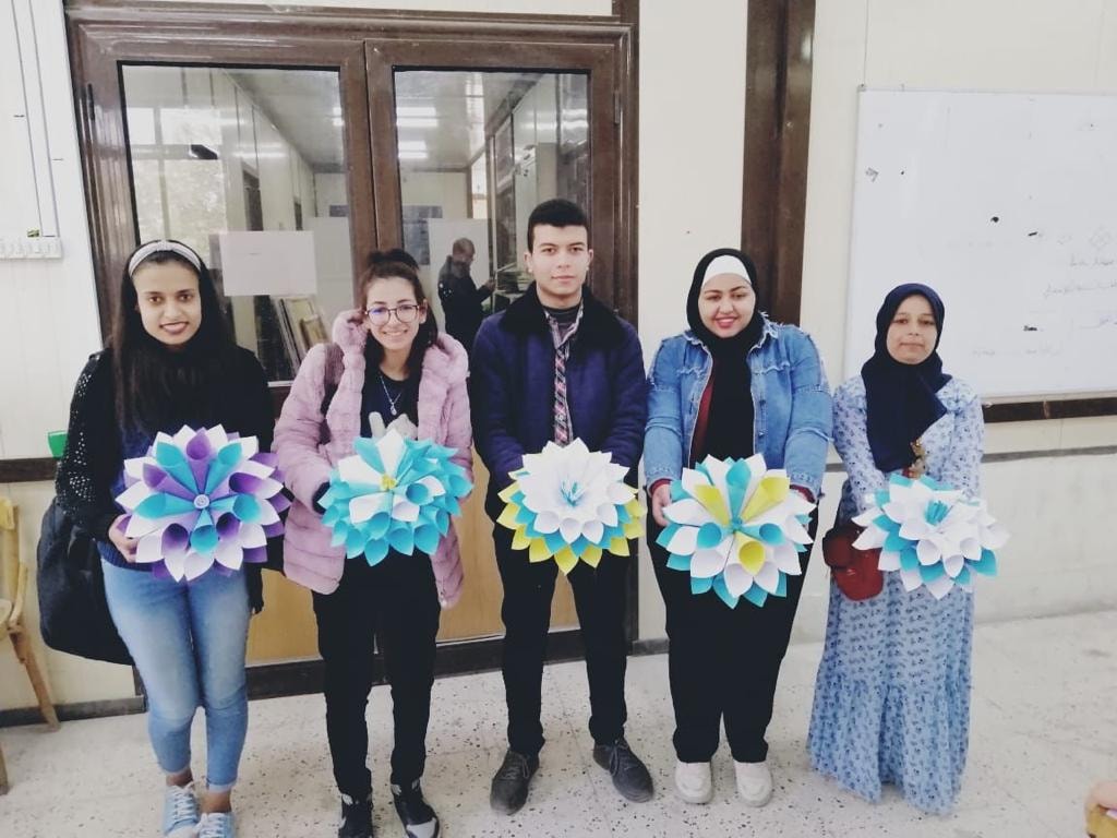 استكمال الورشة الفنية لليوم الثالث على التوالى فى إطار التعاون بين مؤسسات وكليات جامعة اسيوط ممثلة فى كلية الفنون الجميلة وفئات المجتمع الخارجى لذوى الهمم 