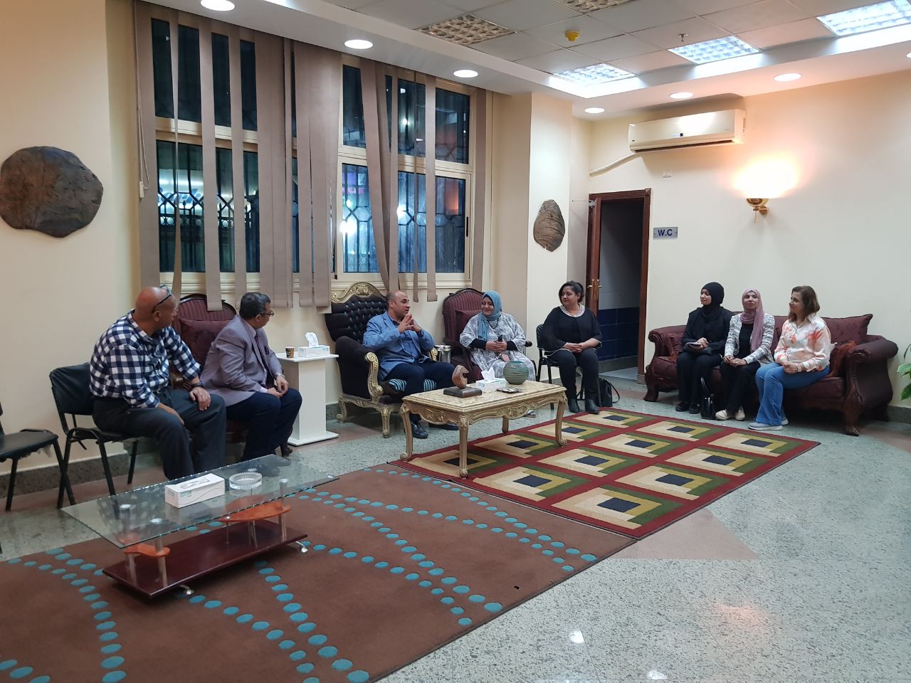 " افتراضات جدارية "