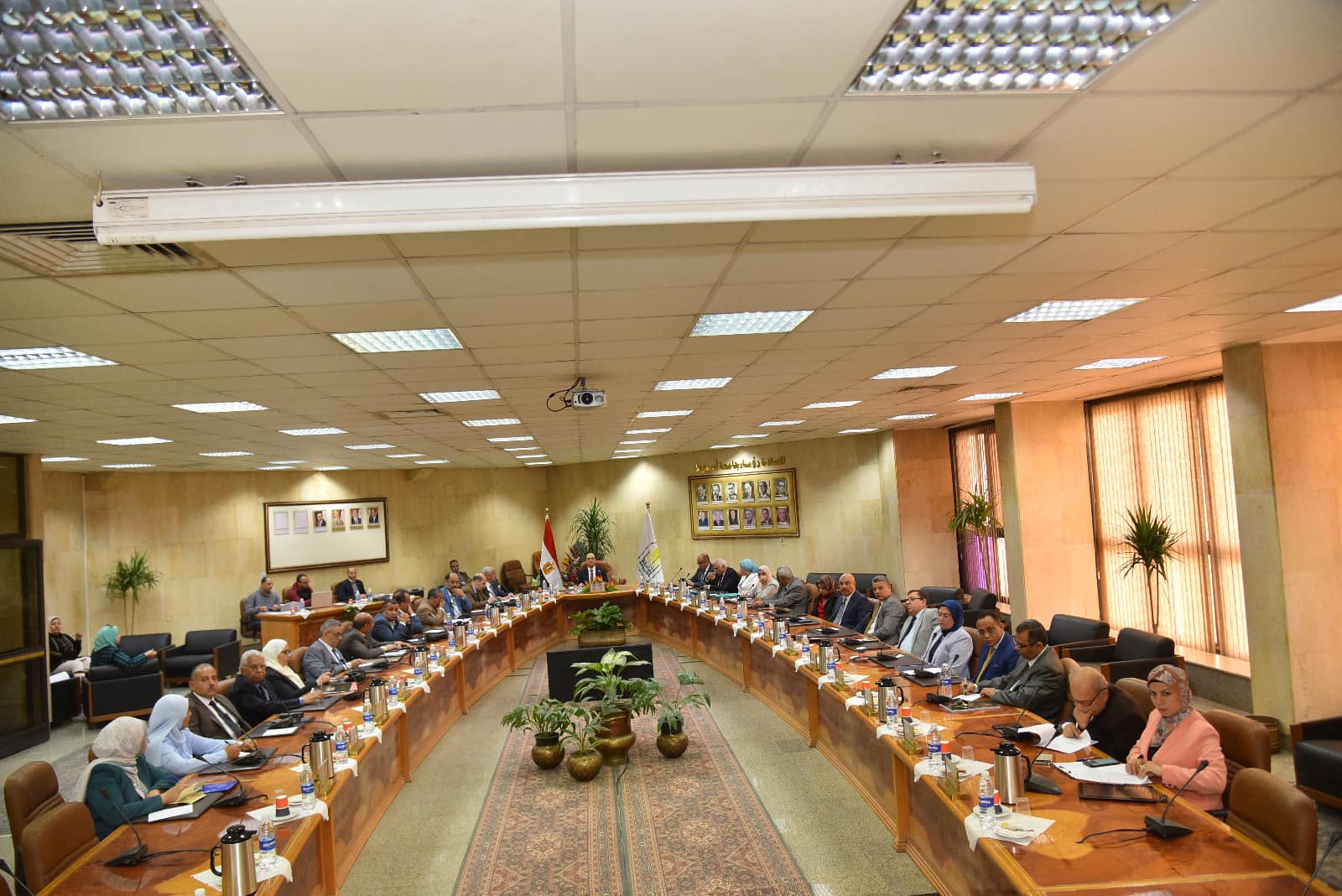 مجلس جامعة أسيوط يدعوا المجتمع الجامعي للمشاركة الفعالة للانتخابات الرئاسية المقبلة