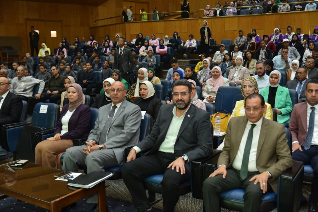 شاركت كلية الفنون الجميلة في حضور وقائع المؤتمر الطلابي الحلم الاخضر.