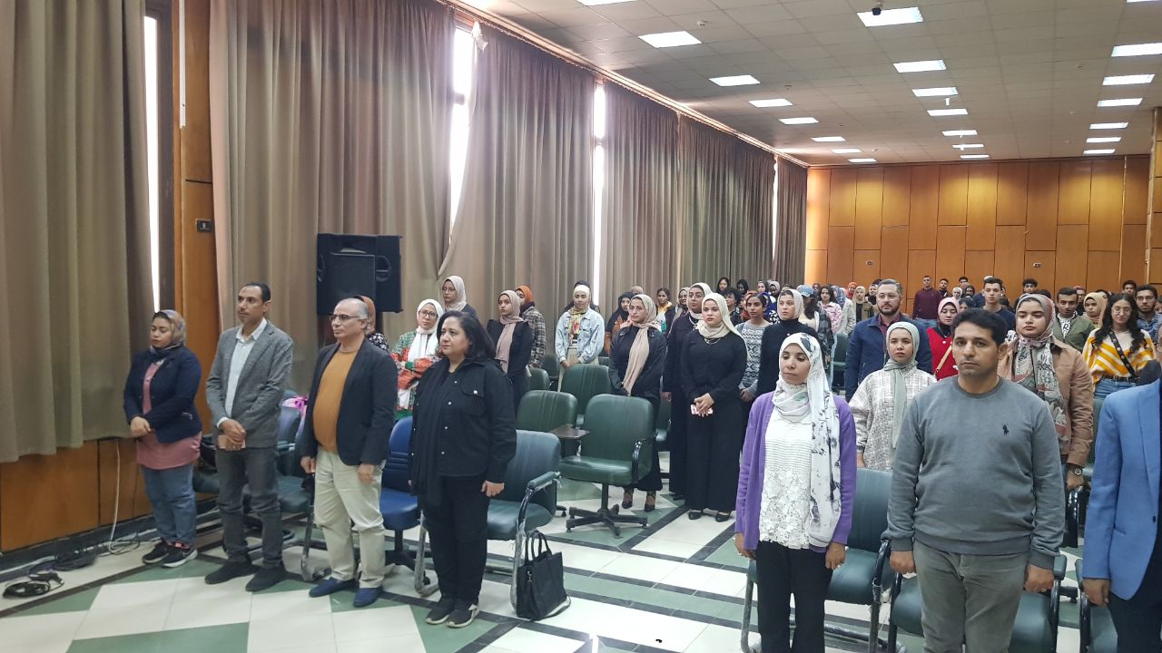 استضافت كلية الفنون الجميلة الندوة التوعوية لطلاب كلية الفنون الجميلة "من أجل وطنك؛ كن إيجابياً وشارك في انتخابات رئاسة الجمهورية 2024" 