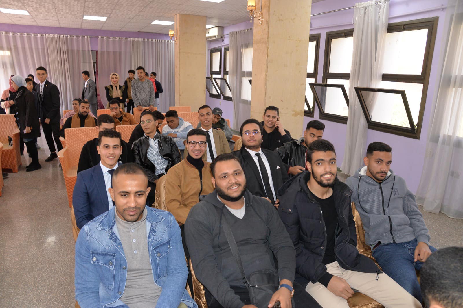 الطالبة ندي خالد جابر بقسم العمارة بالكلية تحصل على المركز الرابع لمسابقة الطالبة المثالية بالجامعة. 