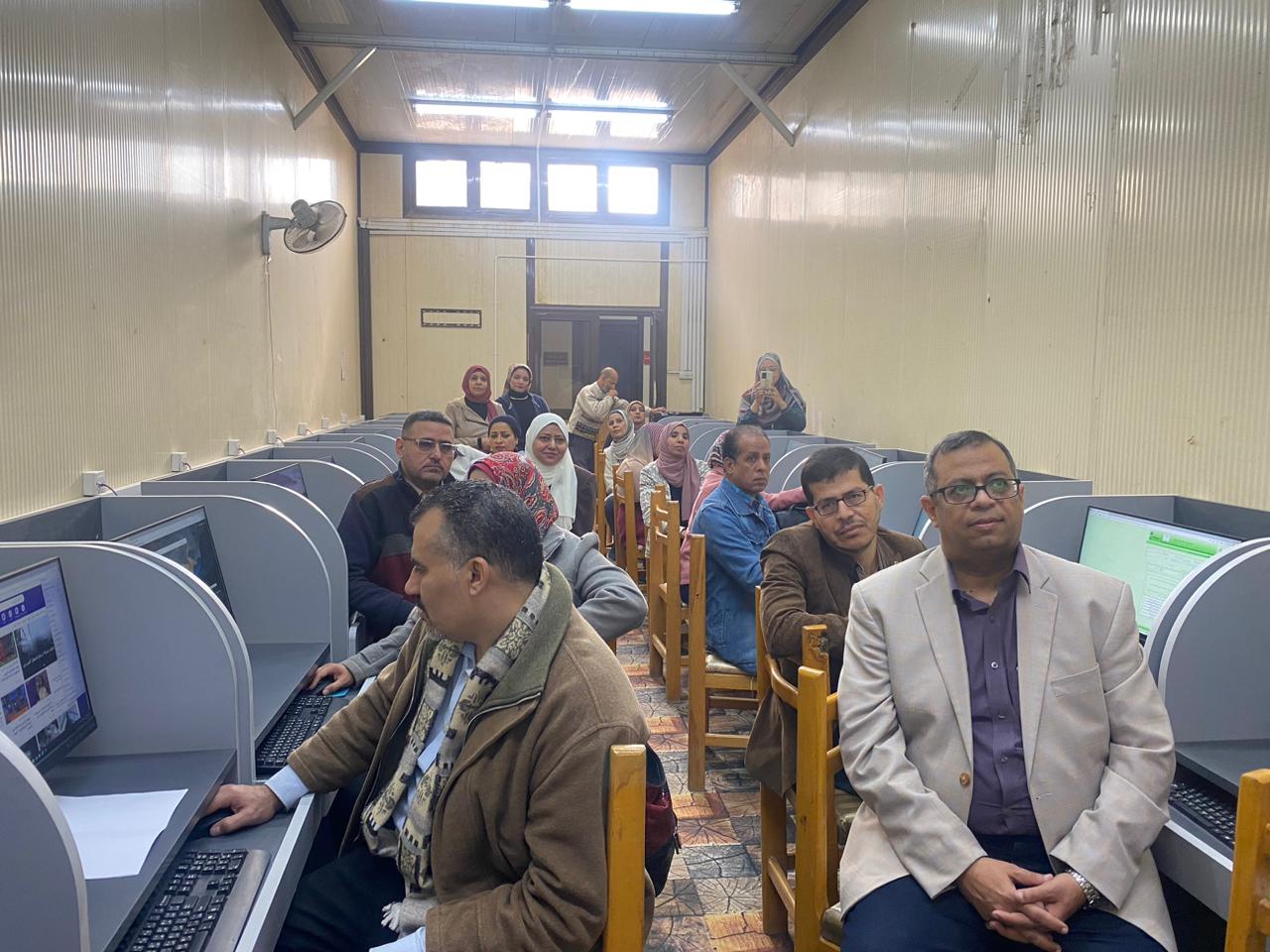  افتتح السيد الاستاذ الدكتور أحمد عبد المولى نائب رئيس الجامعة لشئون التعليم والطلاب الدورة التدريبية "نظام شؤون الطلاب والكنترول الموحد" التي نظمتها وحدة ضمان الجودة بالكلية 