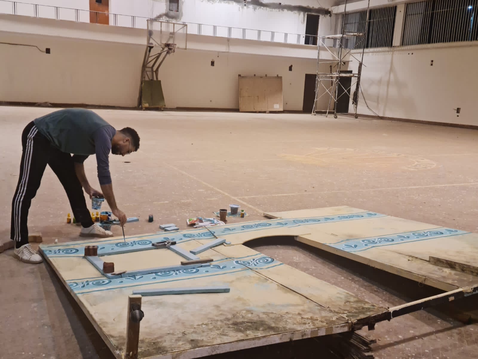 كلية الفنون الجميلة تصمم ديكورات العرض المسرحي "نعيمة"