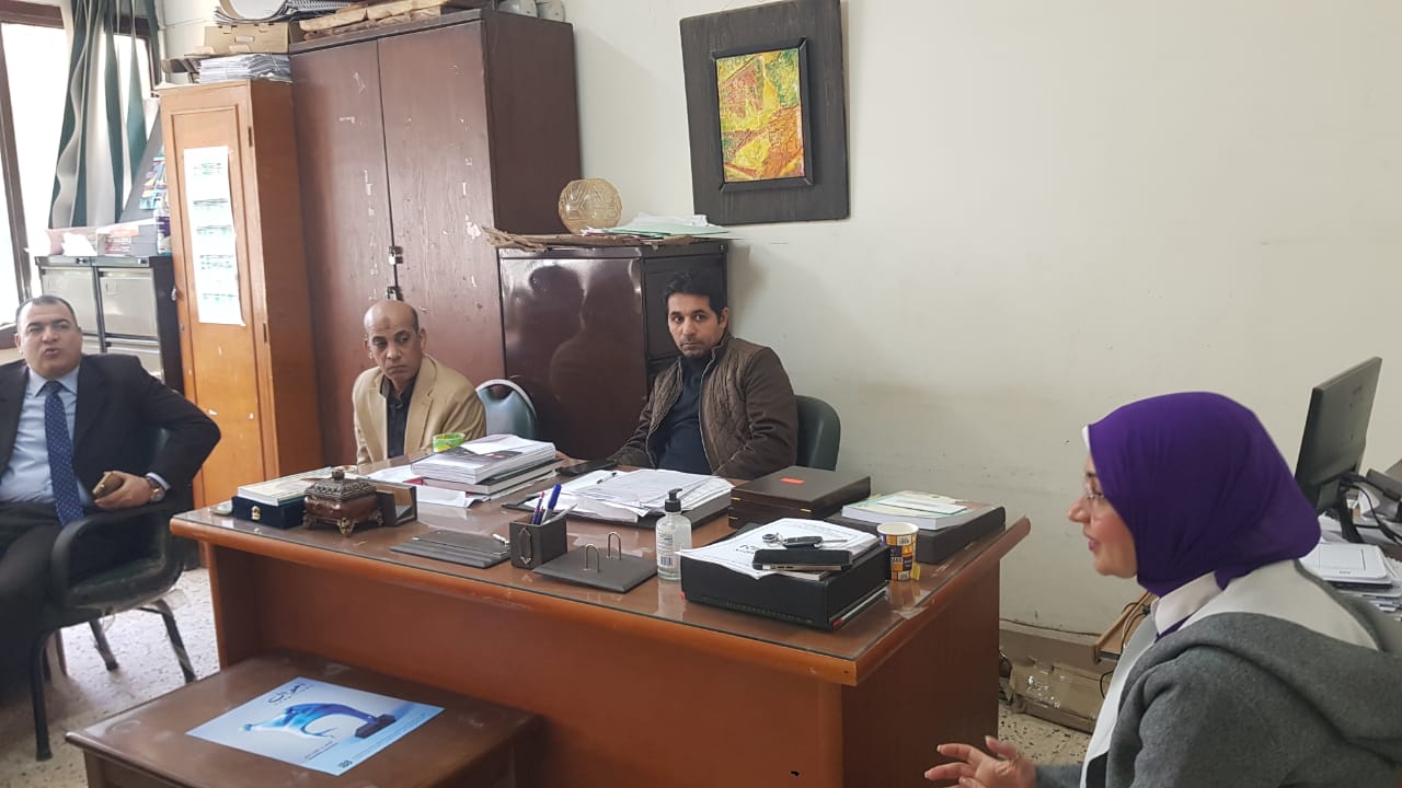  استقبال كلية الفنون الجميلة للجنة وضع آلية للاستفادة من الاعمال الطلابية بالجامعة