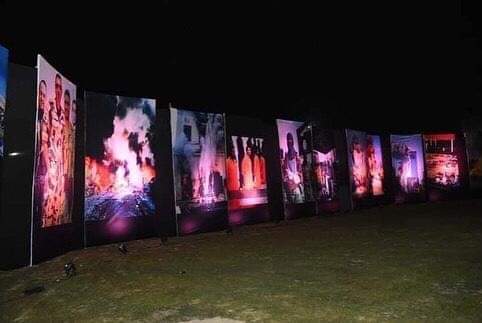 ​  يتقدم الاستاذ الدكتور /أحمد المنشاوى نائب رئيس الجامعة لشئون الدراسات العليا والبحوث والمشرف على الكلية بخالص الشكر إلى لجنة (حفل الصوت والضوء) والتى قامت بالإشراف على تنفيذ تصميم بانوراما تحت شعار ( الشعوب ضدد التطرف والإرهاب ) [إضغط و إسحب للتحريك] ​