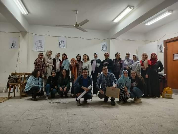 إقامة ورشة عمل عن الأساليب العالمية لفن الرسم من دروس البرفيسيور روجر دال بأكاديمية ستراسبورج للفنون  بفرنسا ضمن فعاليات جائزة نوار للرسم