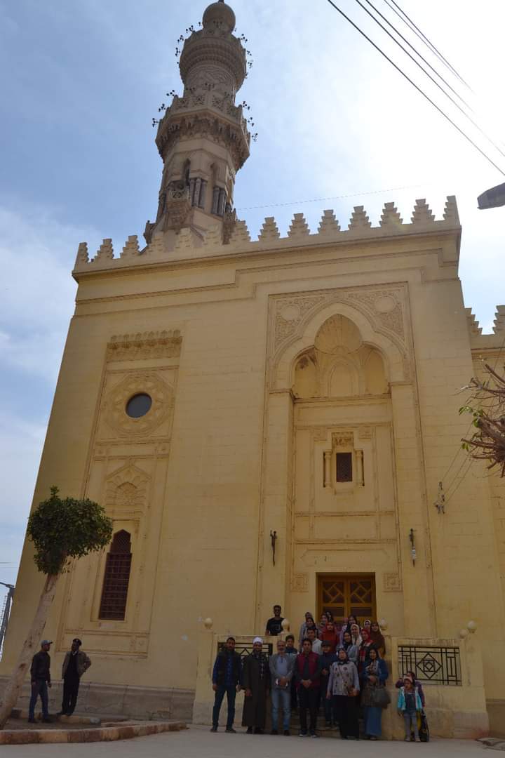 وذلك تحت رعاية السيد اللواء عصام سعد محافظ أسيوط و الاستاذ الدكتور  طارق الجمال  رئيس جامعة أسيوط ، والاستاذ الدكتور شحاتة غريب شلقامي نائب رئيس جامعة أسيوط لشئون التعليم والطلاب ،  والأستاذ الدكتور أحمد المنشاوي نائب رئيس الجامعة لشئون الدرسات العليا والبحوث والمشرف على كلية الفنون الجميلة والأستاذ الدكتور مها غانم نائب رئيس الجامعة لشئون خدمة المجتمع وتنمية البيئة  وتحت اشراف  الاستاذ الدكتور سحر بطرس نجيب وكيل الكلية لشئون خدمة المجتمع وتنمية البيئة الأستاذ الدكتور محمد عبدالحكيم  وكيل الكلية لشئون التعليم والطلاب ،  الأستاذ الدكتور محمد حلمي الحفناوى وكيل الكلية لشئون الدراسات العليا والبحوث والمشرف على قسم العمارة  والأستاذ الدكتور عاطف فاروق القرن مستشار الأنشطة الطلابية. والأستاذ الدكتور أبرار مصطفى ابراهيم مستشار التنشيط السياحي ، و الاستاذ عز الدين المنصوري مدير عام الإدارة العامة لرعاية الشباب،  و الاستاذة هبة حجازى مسئول وحدة التنشيط السياحى بالجامعة.  الاستاذ  عثمان الحسيني  مدير عام الهيئة الاقليمة للتنشيط السياحي وبتنظيم من اتحاد طلاب الكلية وإدارة رعاية الشباب بالكليه