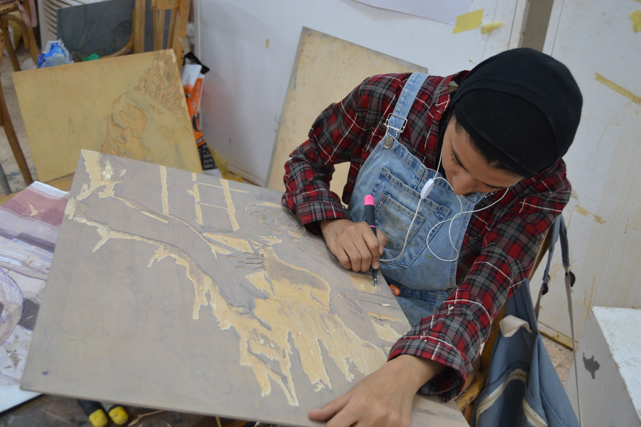 #طلاب_الفرقة_الرابعة بكليه الفنون الجميلة جامعة اسيوط أثناء تنفيذ مشروع التخرج للدفعة الثانية للعام الجامعي ٢٠٢١ /٢٠٢٢ م