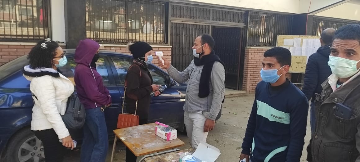 كلية الفنون الجميلة تتابع خطتها الوقائية لتوفير اعلى درجات الصحة والسلامة للطلاب