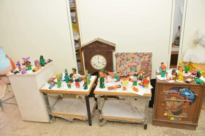 الأستاذ الدكتور احمد المنشاوي نائب رئيس الجامعة لشئون الدراسات العليا والبحوث والمشرف على كلية الفنون الجميلة يشهد انطلاق اعمال ورشة عمل تحت عنوان" تقنيات الطبعة الفنية لطلاب قسم الجرافيك "