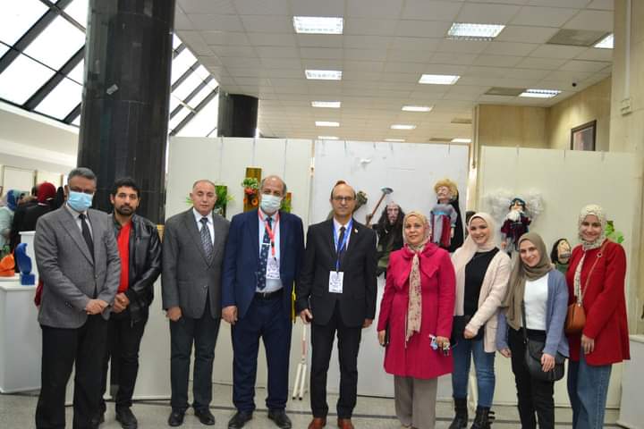 كلية الفنون الجميلة تشارك بمعرضها الفني على هامش المؤتمر الدولي الحادي عشر للتنمية والبيئة في الوطن العربي