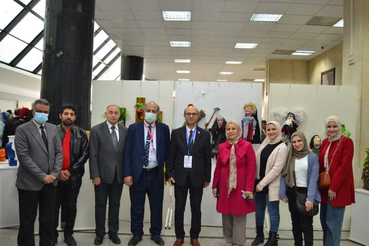 كلية الفنون الجميلة تشارك بمعرضها الفني على هامش المؤتمر الدولي الحادي عشر للتنمية والبيئة في الوطن العربي