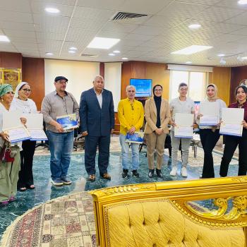 في اطار الدور المجتمعي لجامعة أسيوط وكلياتها المختلفة، وتلبية لدعوة محافظة الوادي الجديد، شاركت لجنة من اعضاء هيئة التدريس والهيئة المعاونة بالكلية بالاشراف وتحكيم مسابقة ملكة جمال التمور ضمن فعاليات الملتقى التسويقي المصري الثالث للتمور