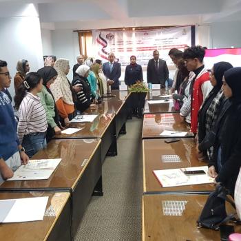 عقدت اليوم ندوة توعوية تحت عنوان "مصر تنتخب .. حق الشباب وواجبهم في المشاركة في الانتخابات الرئاسية" ضمن سلسلة الندوات التي تستهدف توعية وتثقيف طلاب الجامعة والعاملين بها، في الاستحقاق الرئاسي المقبل.