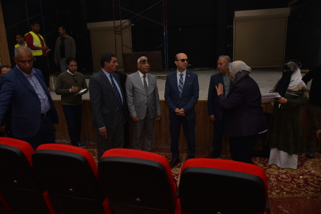 رئيس جامعة أسيوط يتفقد الإنشاءات الجارية في جامعة أسيوط الأهلية ويطمئن على سير الدراسة