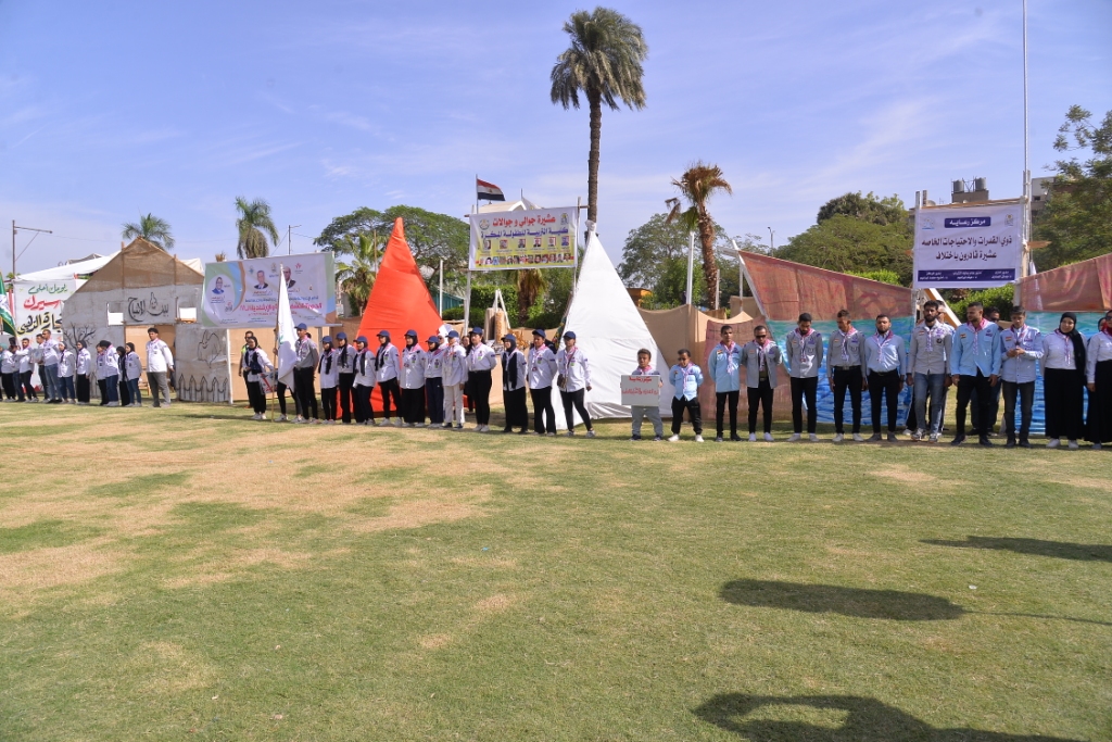 بمشاركة مستشار وزير التعليم العالي والبحث العلمي  للأنشطة الطلابية ..   جامعة أسيوط تشهد وقائع افتتاح الدورة الكشفية (٤٢) والإرشادية (٢٨)