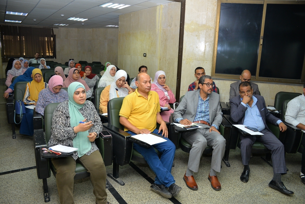 جامعة أسيوط تنظم دورة تدريبية عن " النظام الداخلي للجودة "  