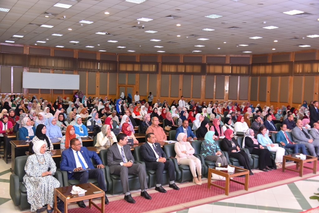 جامعة أسيوط تُطلق وقائع اليوم العلمي الثالث لمكتب التصنيف الأكاديمي الدولي حول"تطوير النشر الدولي في مجال العلوم الإنسانية والاجتماعية والفنون"