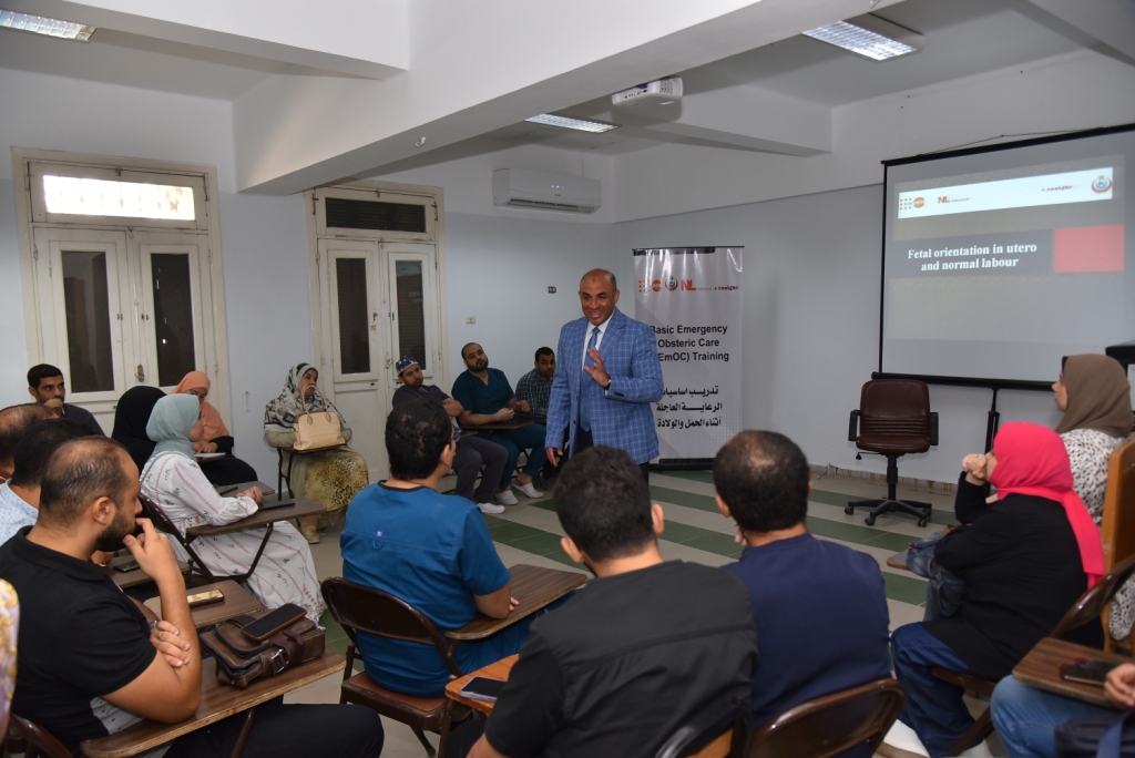 جامعة أسيوط تنظم برنامجاً تدريبياً عن: " أساسيات الرعاية العاجلة أثناء الحمل، والولادة"