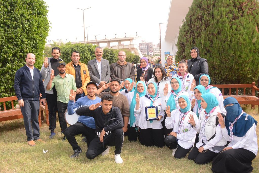 جامعة أسيوط تشهد ختام فاعليات الدورة الكشفية (٤٢) والإرشادية (٢٨) لجواليّ وجوالات كليات الجامعة