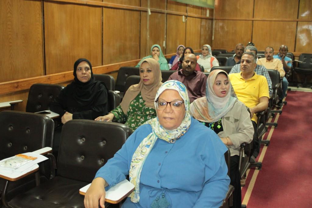 جامعة أسيوط تشهد إنطلاق ورشة عمل "التحول الرقمى" بكلية الصيدلة