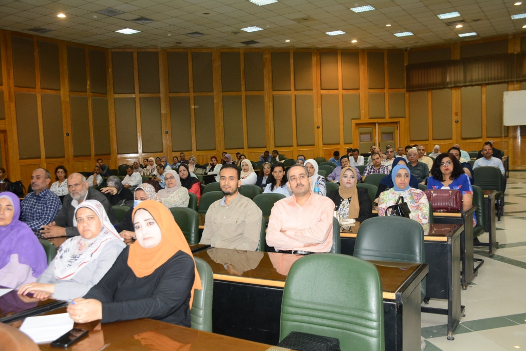 جامعة أسيوط تنظم ورشة عمل حول: "المخالفات المالية الواردة بتقارير لجان التفتيش المركزية بوزارة المالية"