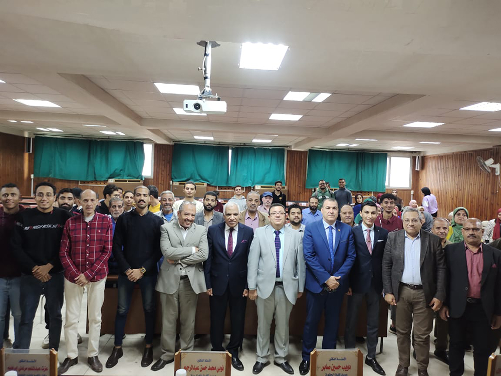 حقوق أسيوط تنظم ندوة لكلية الهندسة ضمن سلسلة ندوات "من أجل وطنك؛ كن إيجابياً وشارك في انتخابات رئاسة الجمهورية 2024"