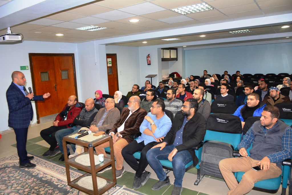 جامعة أسيوط تشهد ورشة عمل بمستشفى صحة المرأة حول  أساسيات البحث العلمي